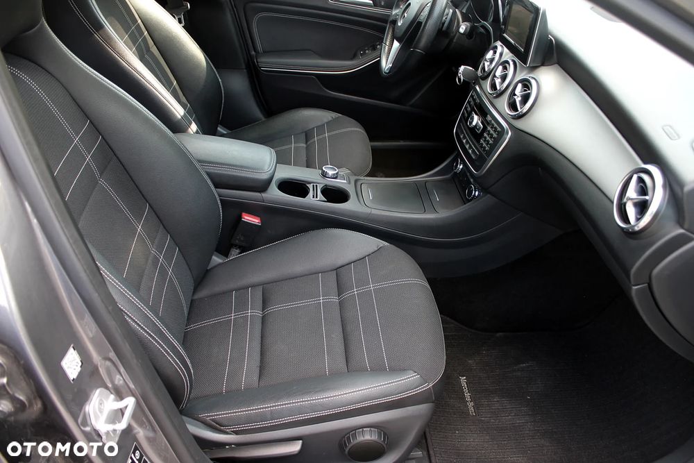 Mercedes-Benz GLA 200 (CDI) d 7G-DCT Urban - 7