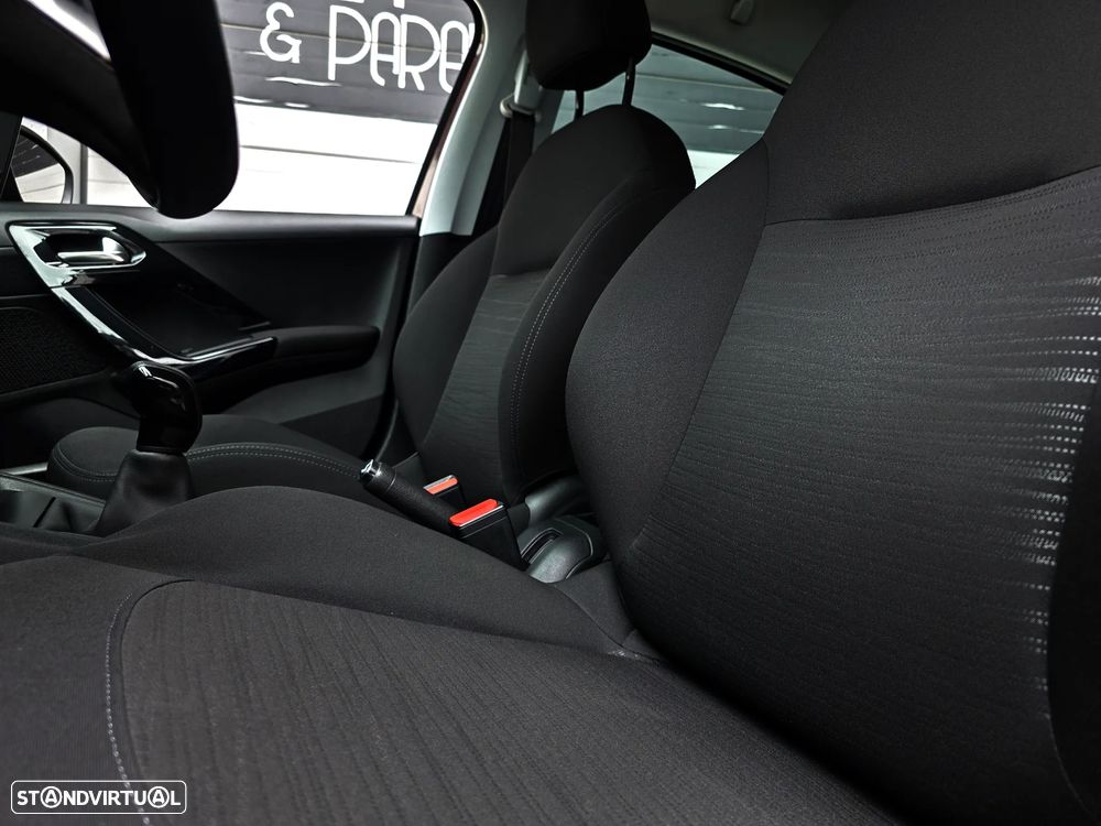 Peugeot 208 1.4 HDi Active - 52