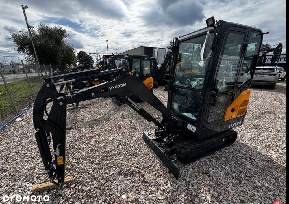Hyundai HX19A - 1