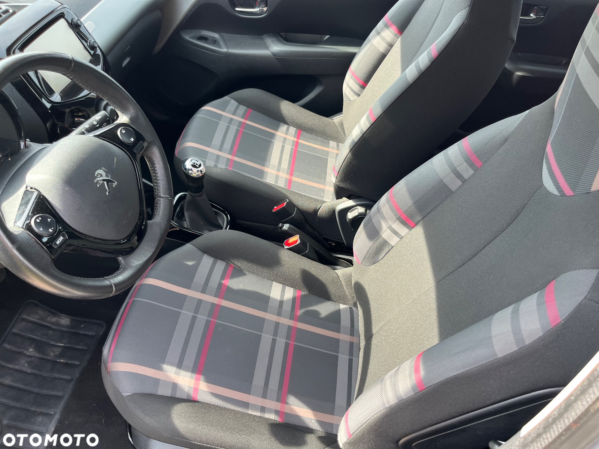Peugeot 108 - 14