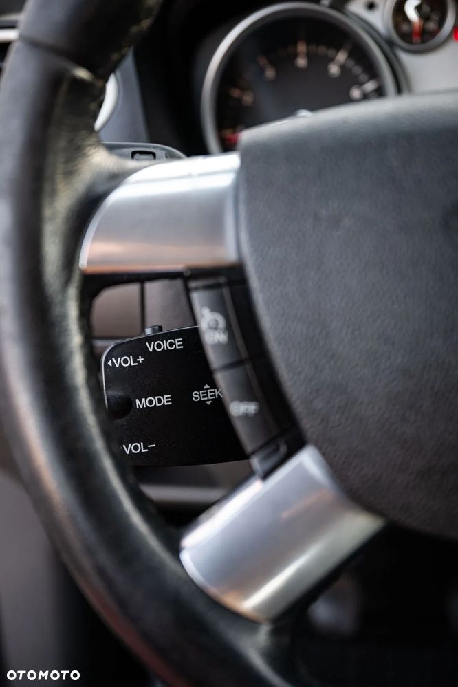 Ford Focus 1.6 Trend + - 21