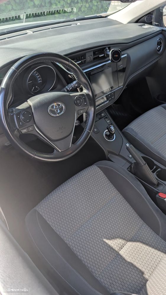 Toyota Auris Touring Sports 1.8 HSD Comfort - 2