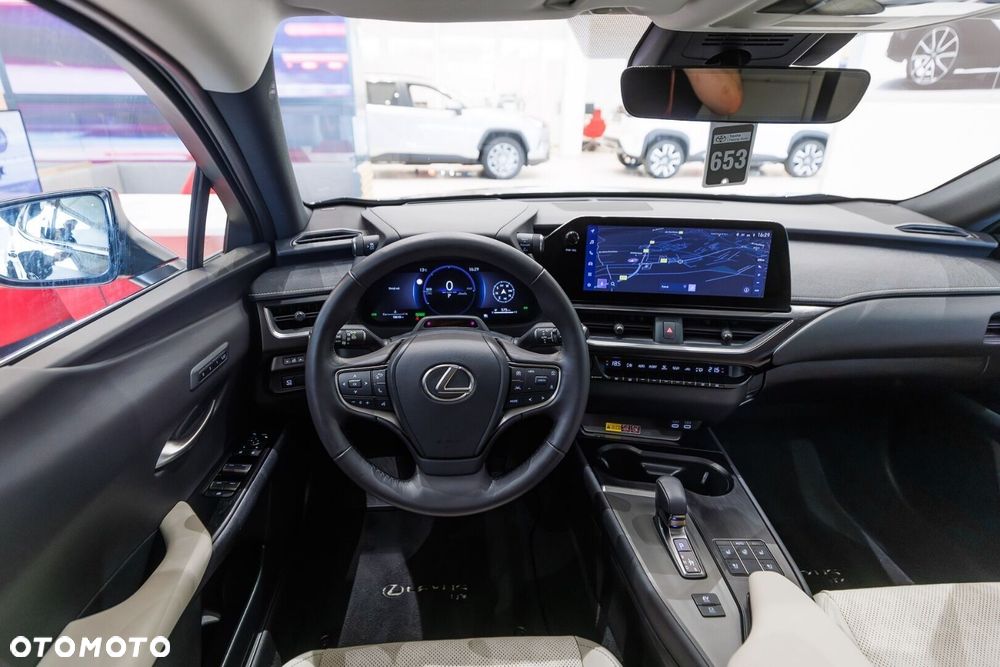 Lexus UX - 32