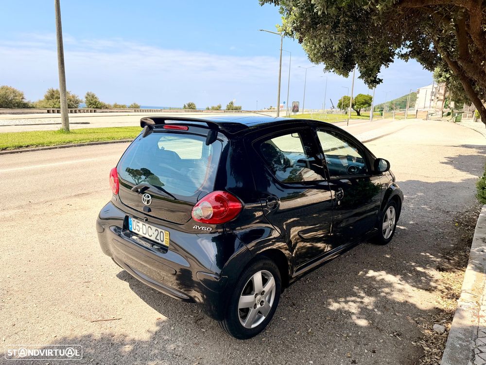 Toyota Aygo 1.0 + Sport Pack MMT - 22