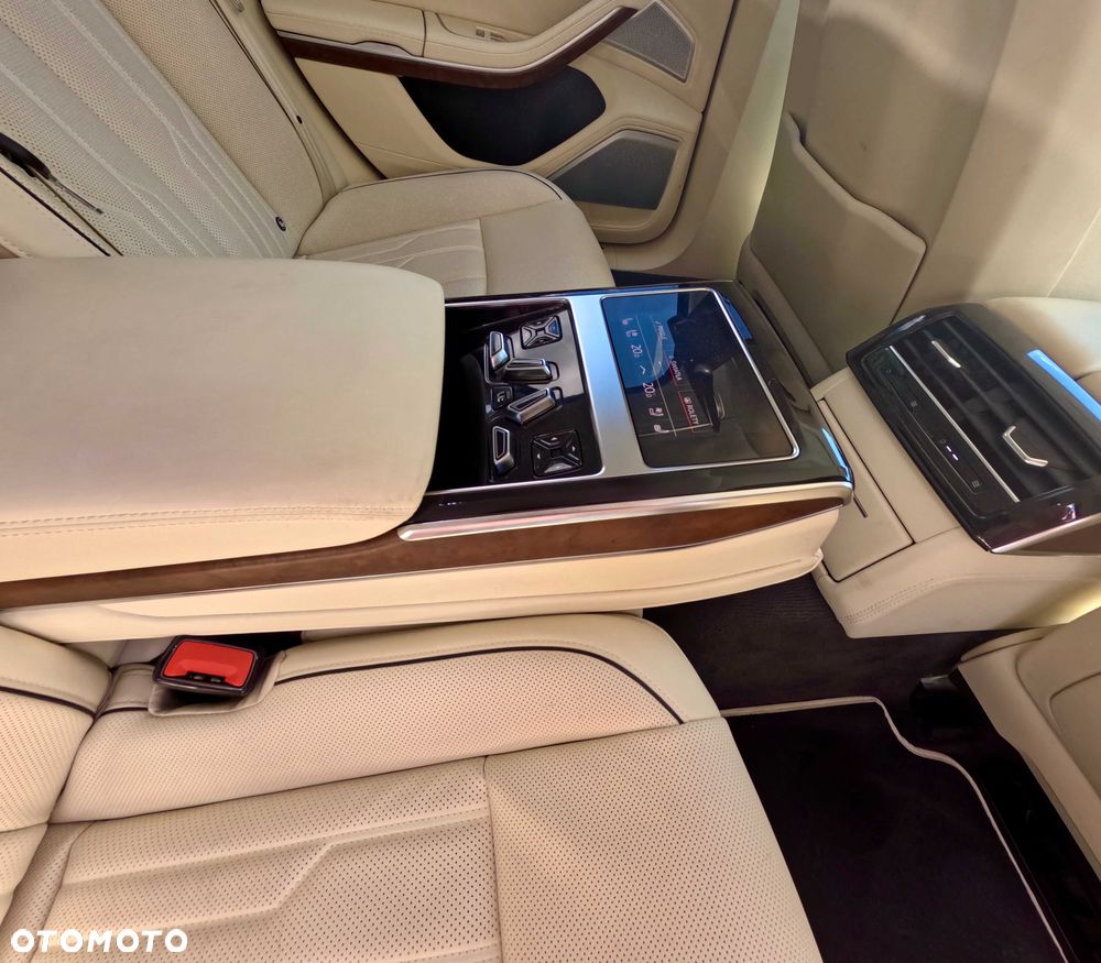 Audi S8 - 3