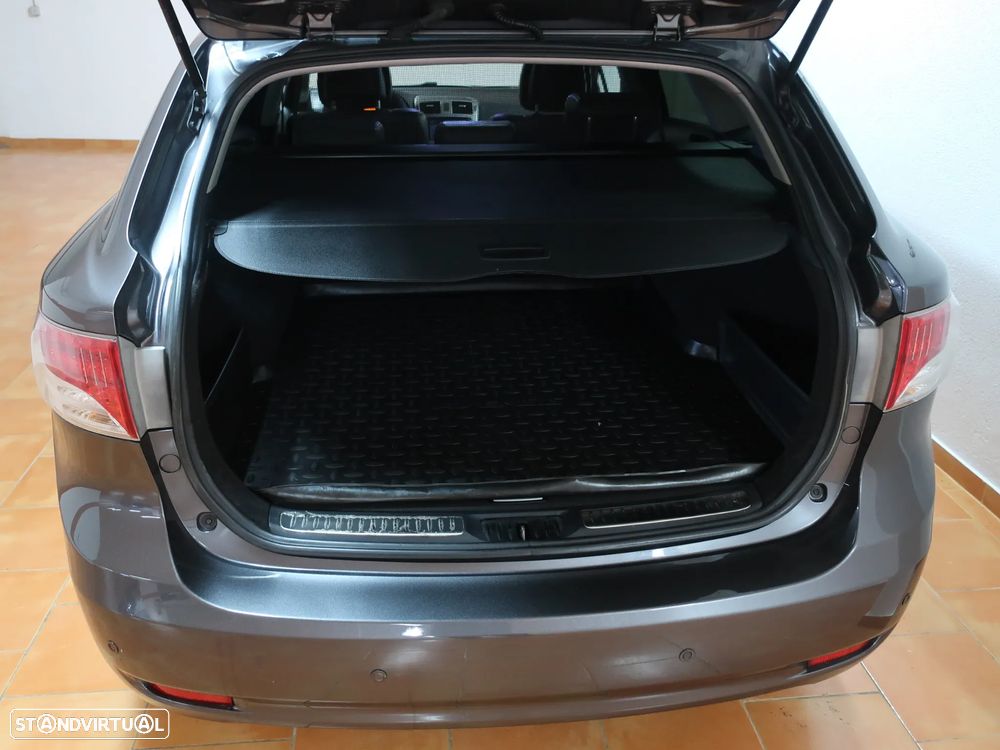 Toyota Avensis SW 2.0 D-4D Exclusive +Pele+GPS - 10