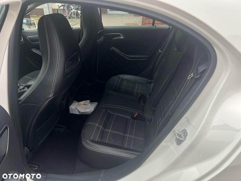 Mercedes-Benz Klasa A 180 (BlueEFFICIENCY) 7G-DCT - 13