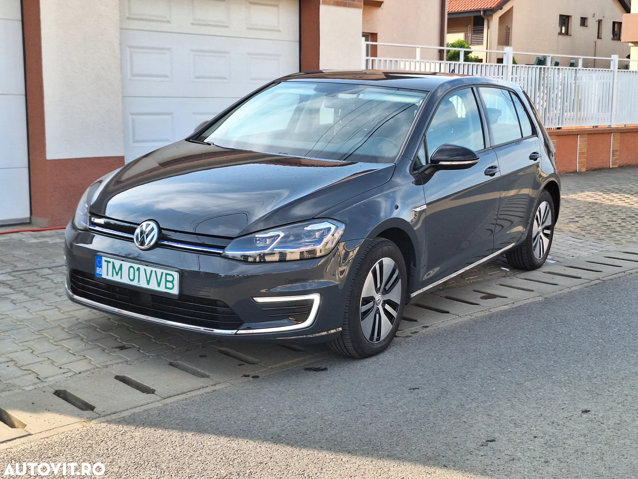Volkswagen e-Golf - 2