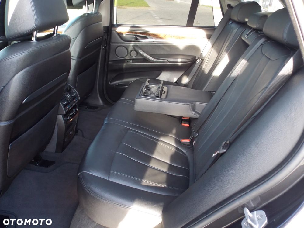 BMW X5 xDrive50i Sport-Aut - 33