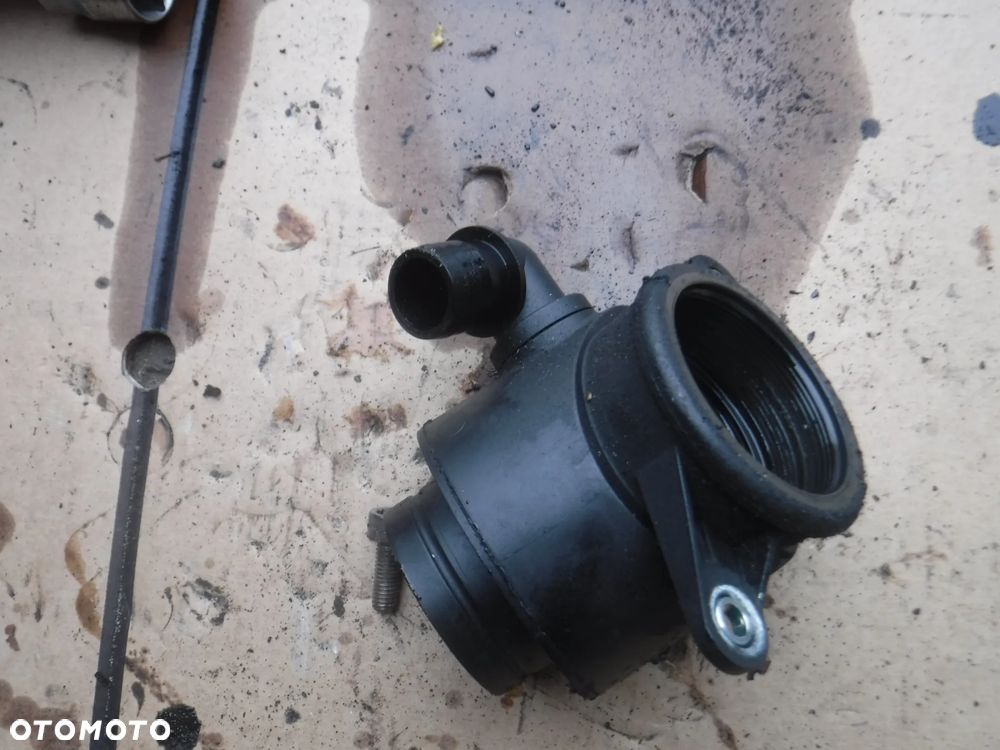 Audi A4 A5 A6 A7 A8 Q5 2.7 3.0 TDI rezonator tlumik turbiny 059129955E - 1