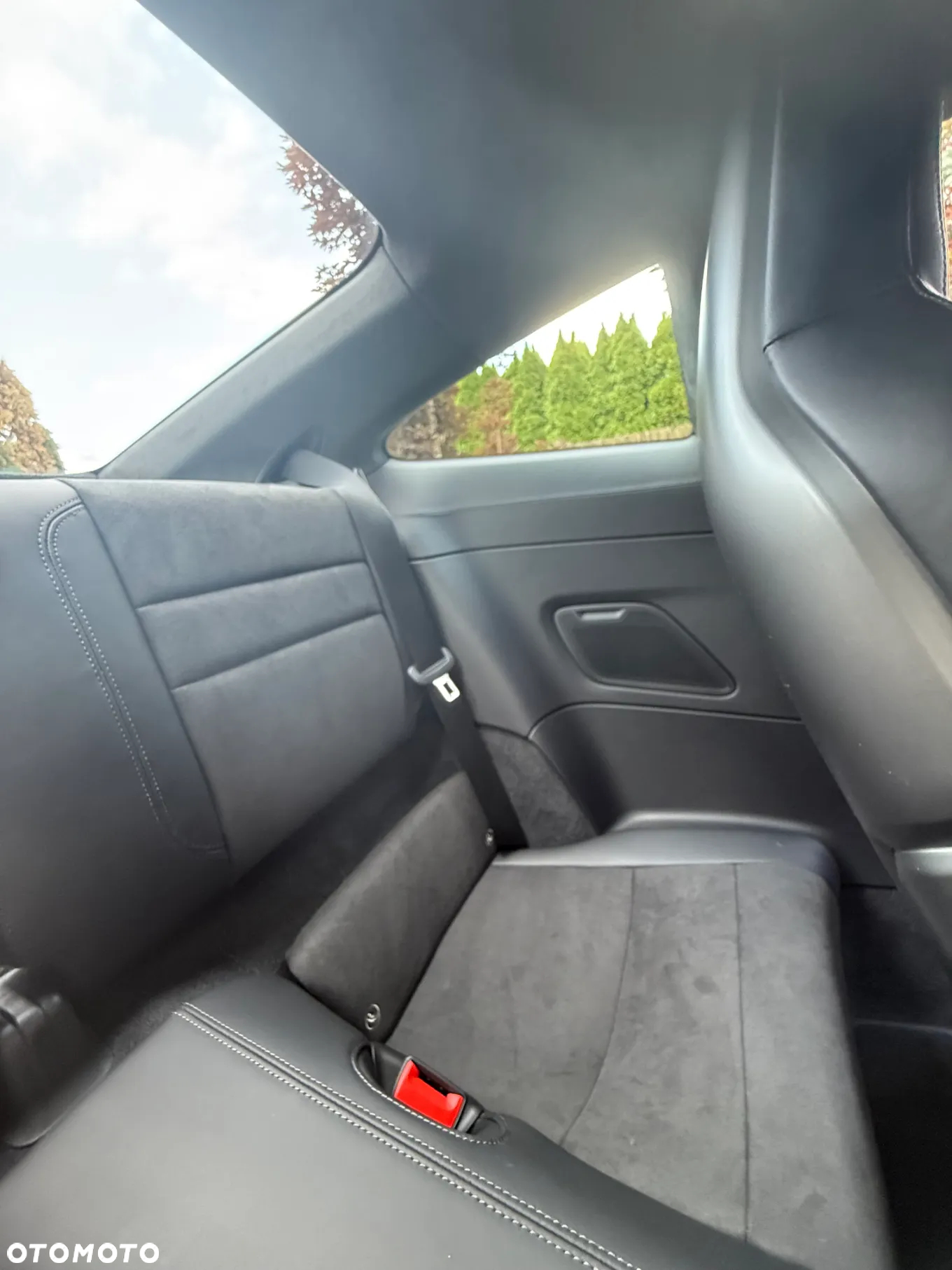 Porsche 911 Carrera 4 GTS - 23