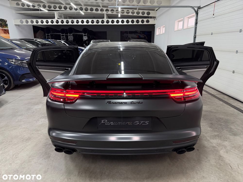 Porsche Panamera Turbo - 11