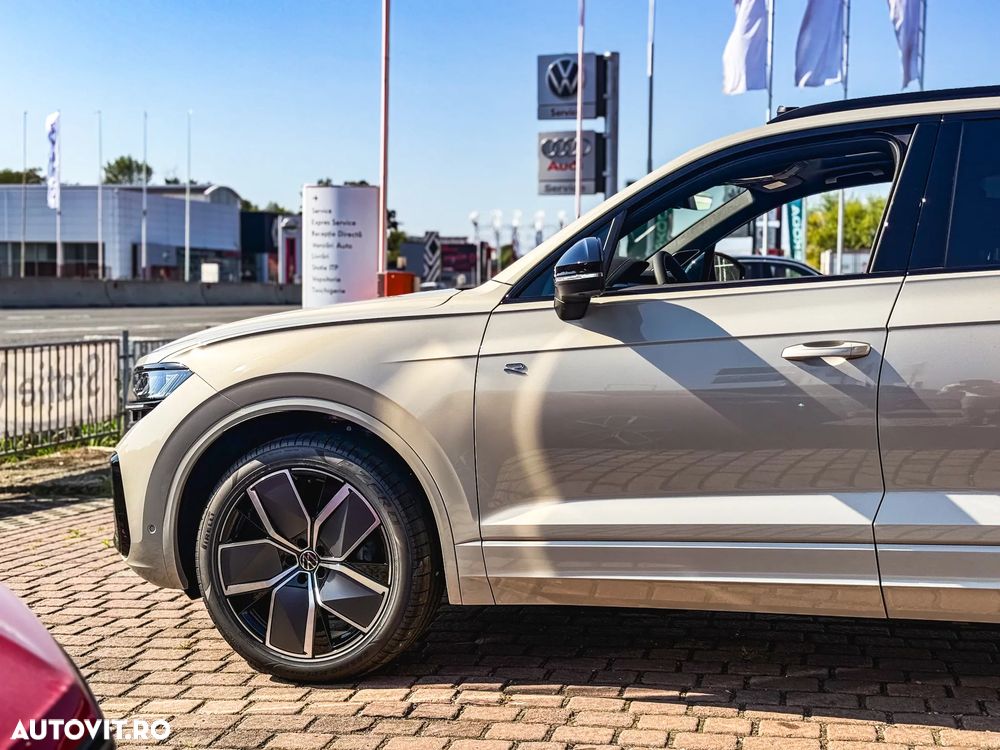 Volkswagen Touareg V6 TDI 4MOTION R-Line - 30