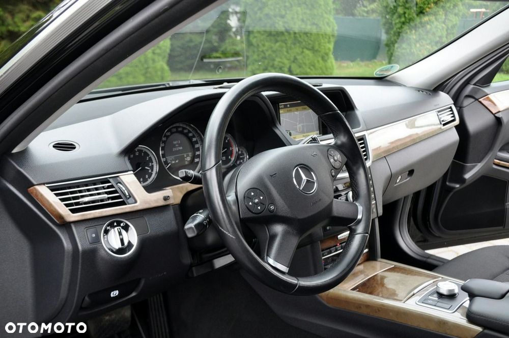Mercedes-Benz Klasa E - 23