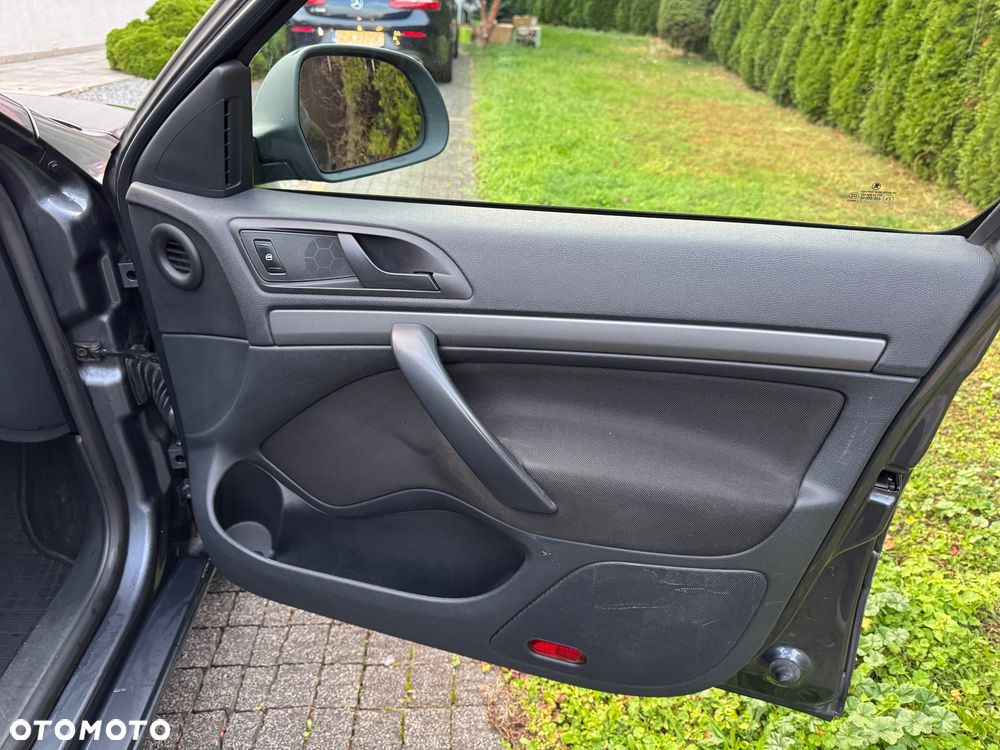 Volkswagen Passat - 17