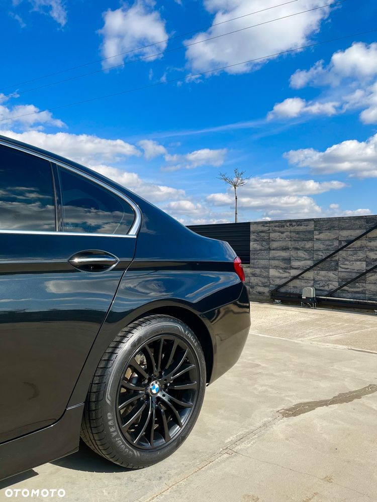 BMW Seria 5 530d Luxury Line - 16