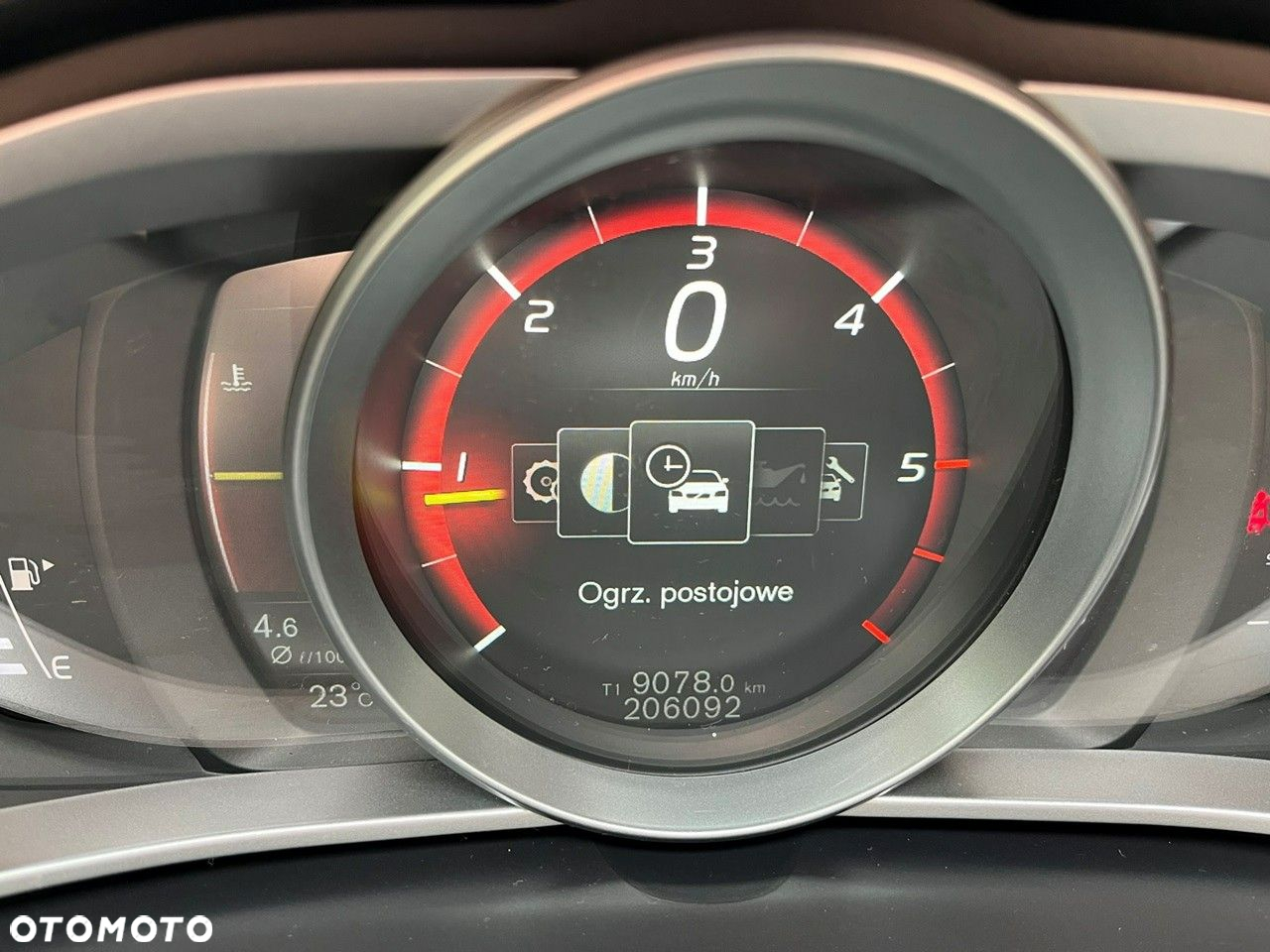 Volvo V40 D2 Momentum - 19