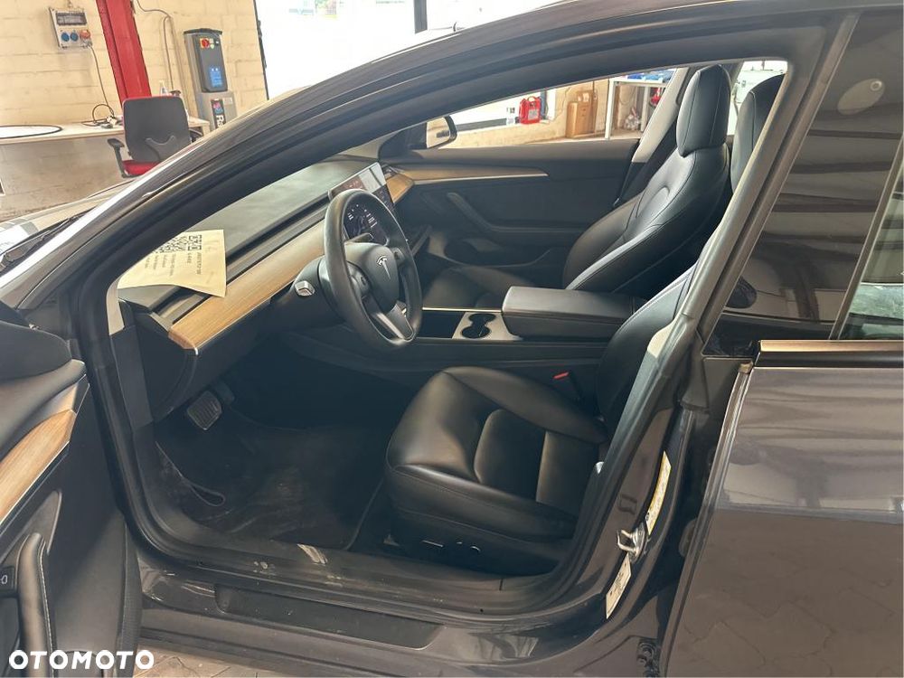 Tesla Model 3 Standard Reichweite Plus Hinterradantrieb - 8
