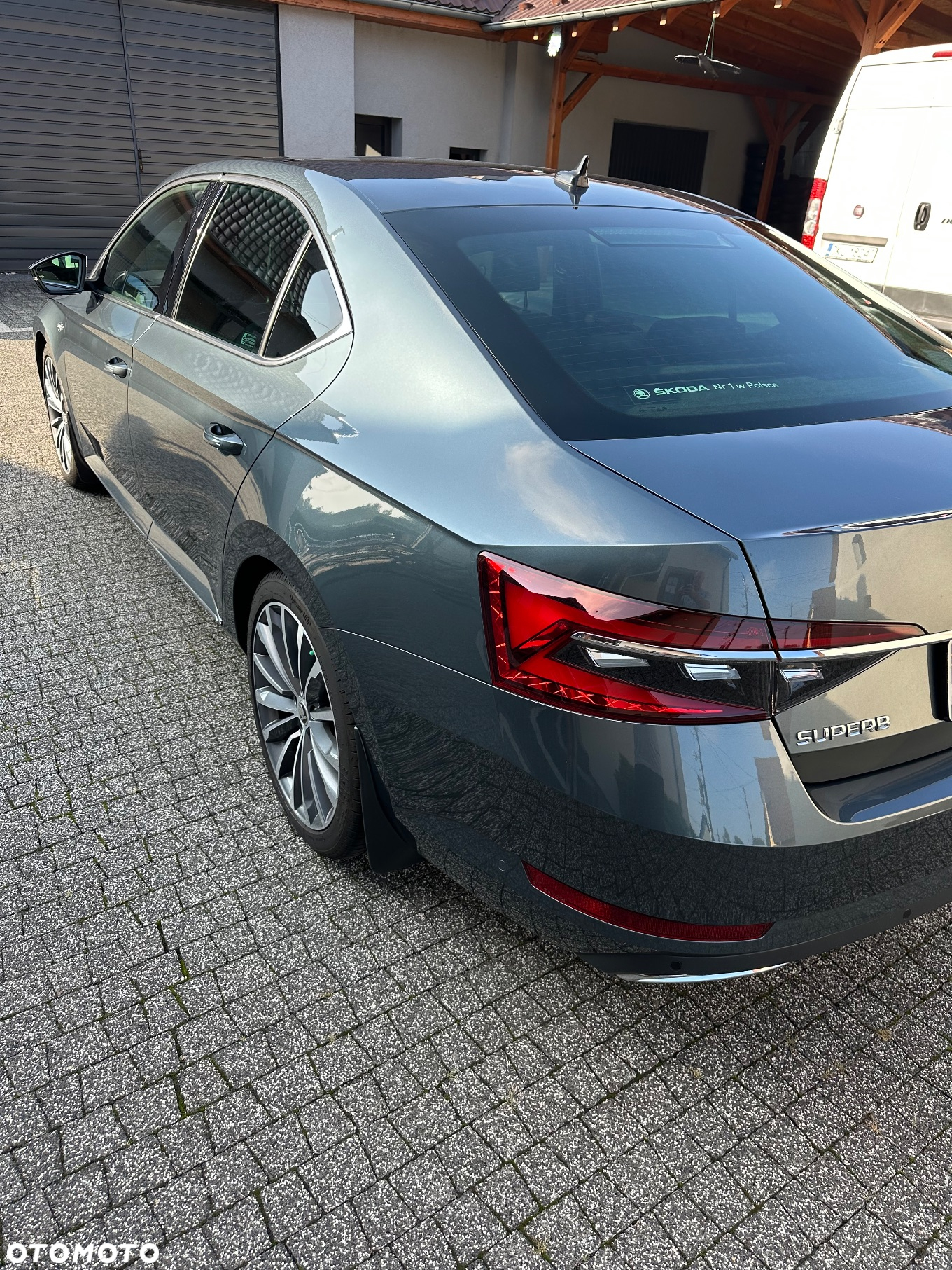 Skoda Superb 2.0 TDI SCR 4x4 L&K DSG - 3