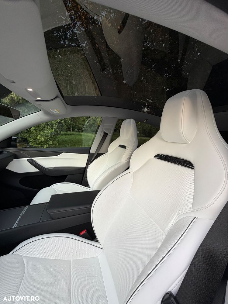 Tesla Model Y Performance - 9