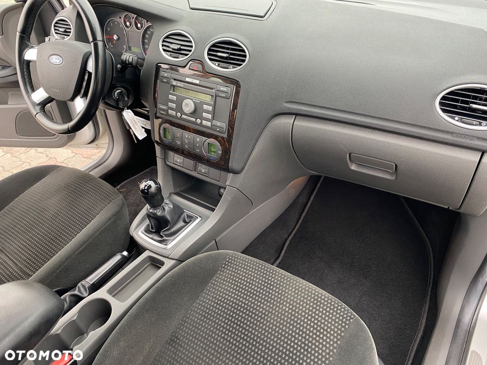 Ford Focus 1.6 Ti-VCT Titanium - 34