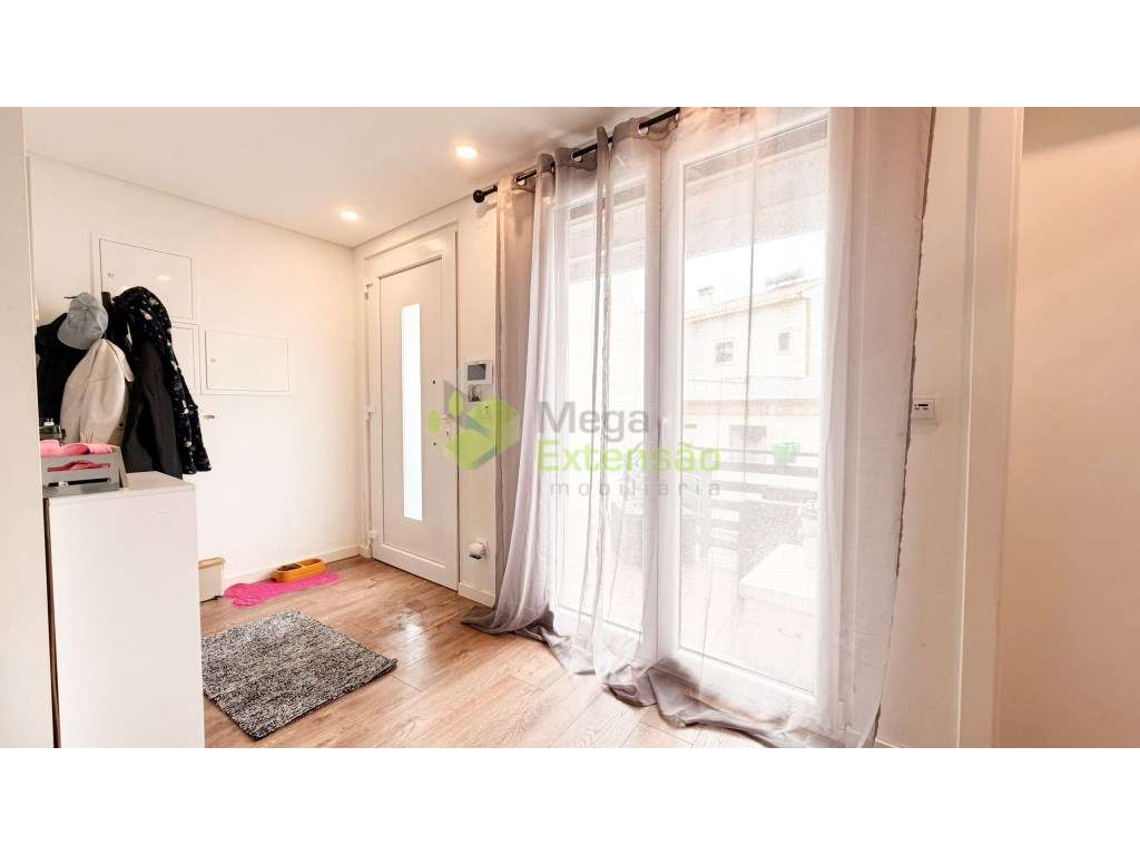 Moradia contemporânea, 3 suites, no Seixal da Lourinhã - Apenas 1 k... - Grande imagem: 4/26