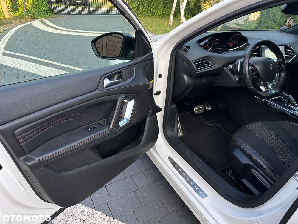 Peugeot 308 PureTech 130 EAT8 GT - 13