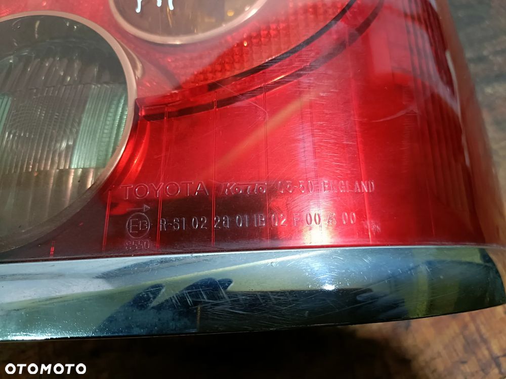 TOYOTA AVENSIS II T25 03-09 KOMBI LAMPA PRAWY TYŁ PRAWA TYLNA PT EU * - 12