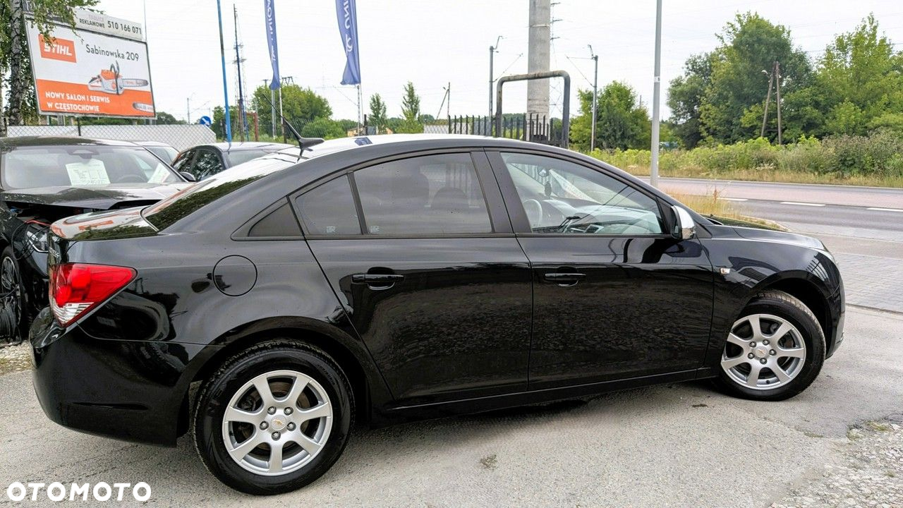 Chevrolet Cruze - 12