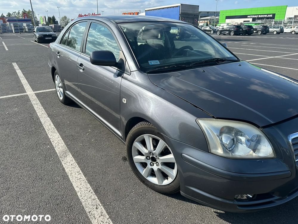 Toyota Avensis 2.0 D-4D Sol - 2