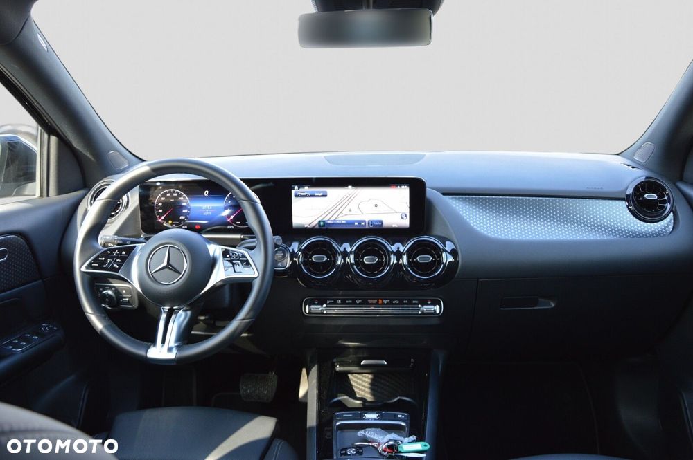 Mercedes-Benz GLA - 17