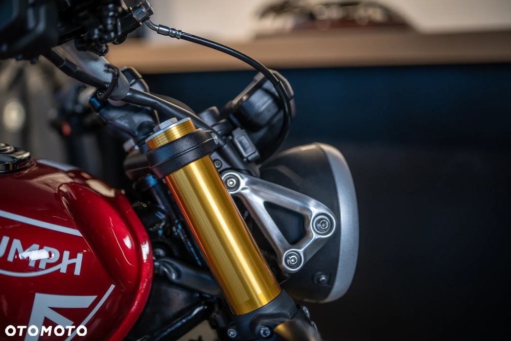Triumph Inny - 20
