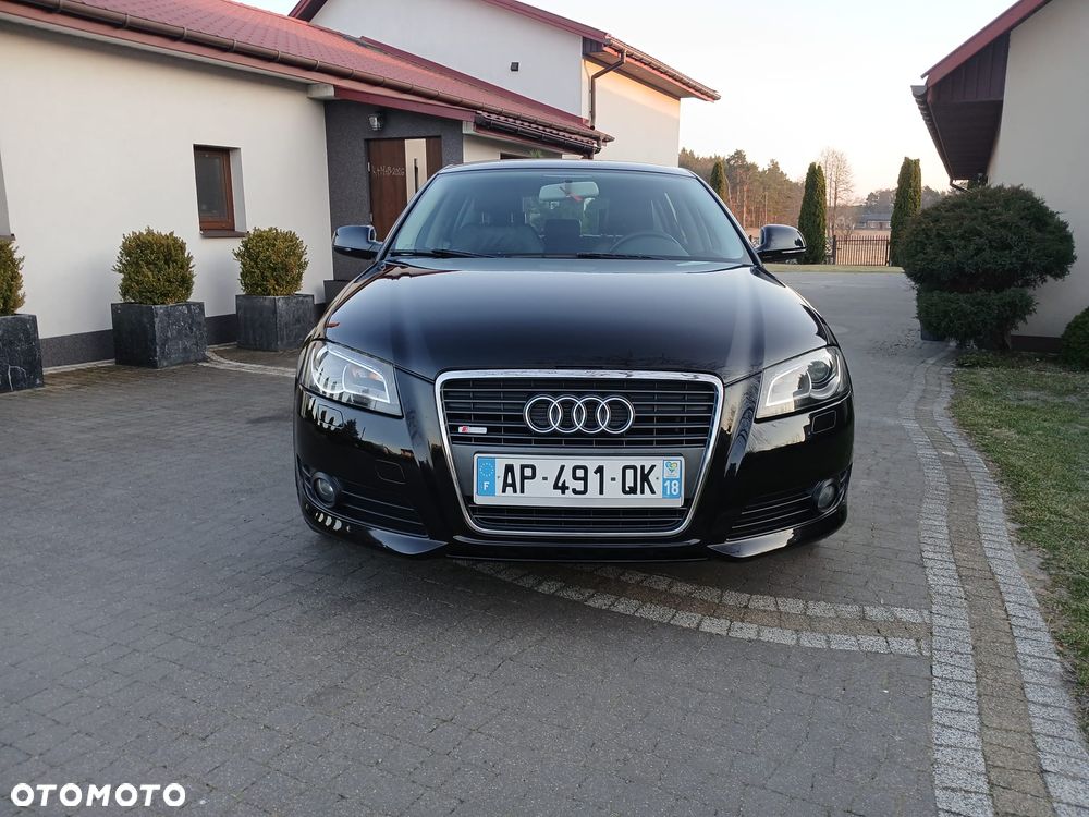 Audi A3 Sportback 1.6 TDI DPF S tronic S line Sportpaket - 11