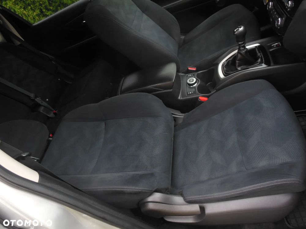 Nissan X-Trail 1.6 DCi Tekna 4WD EU6 - 25