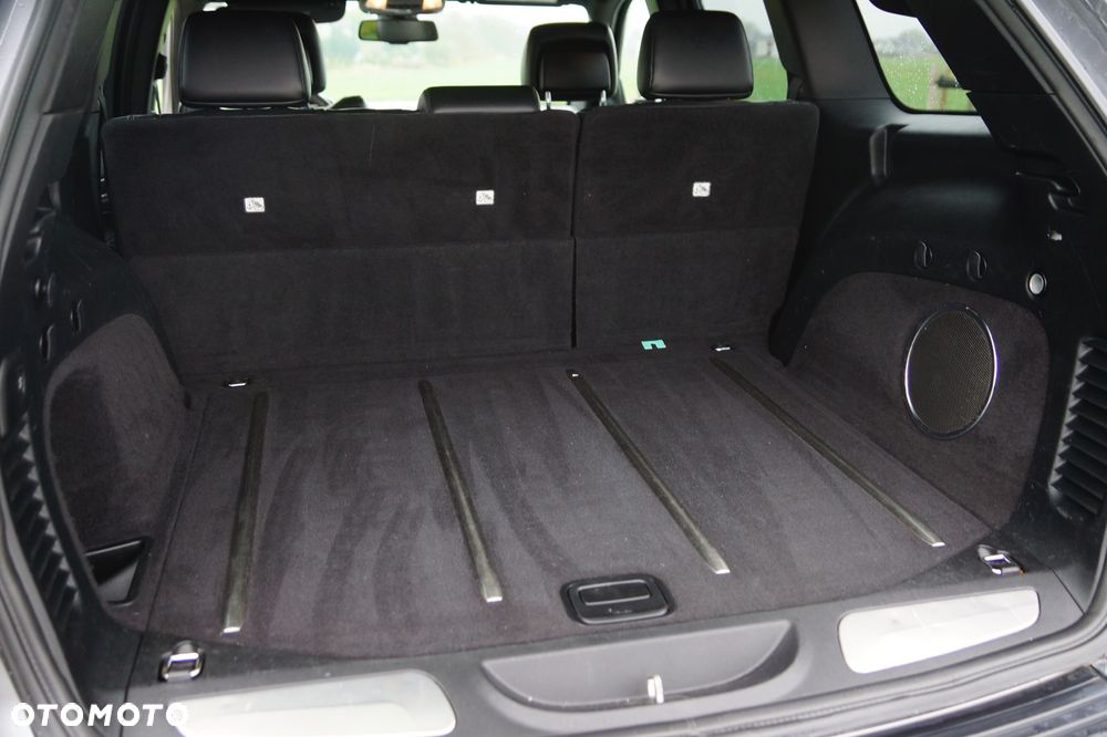 Jeep Grand Cherokee - 23