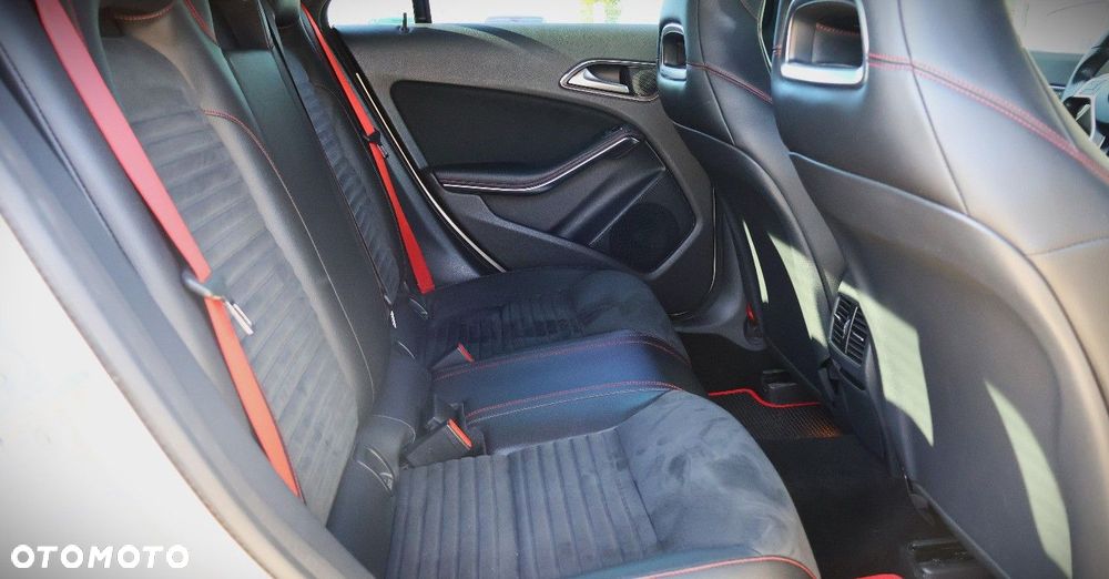 Mercedes-Benz CLA - 17