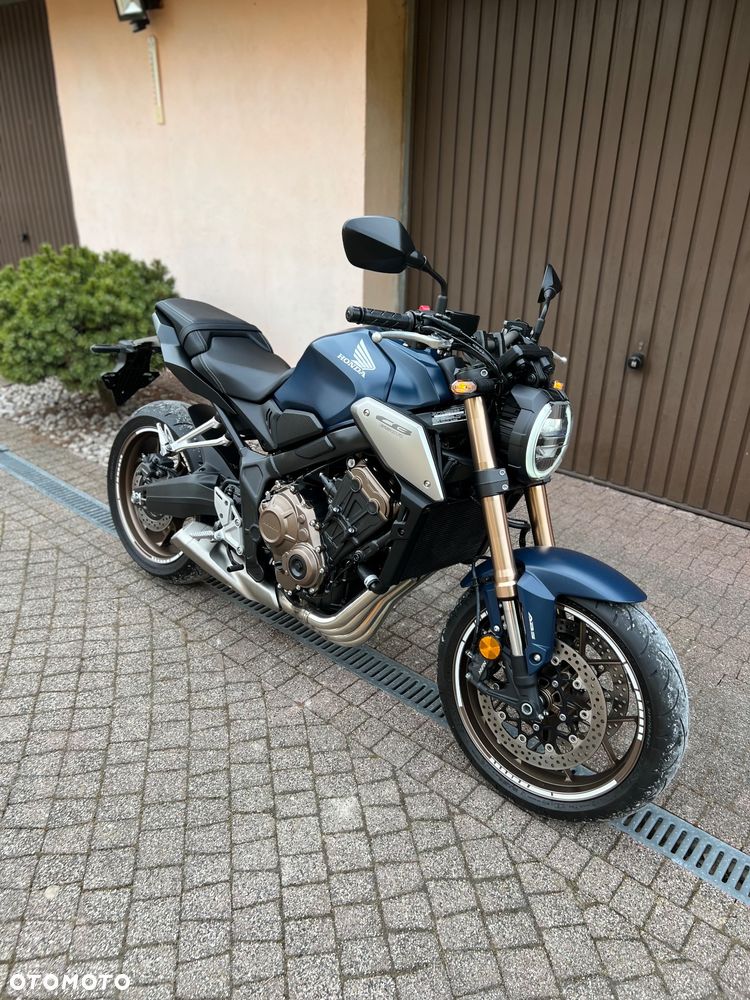 Honda CB - 1
