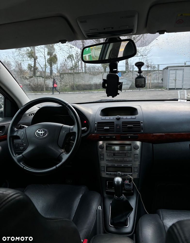 Toyota Avensis 2.0 D-4D - 8