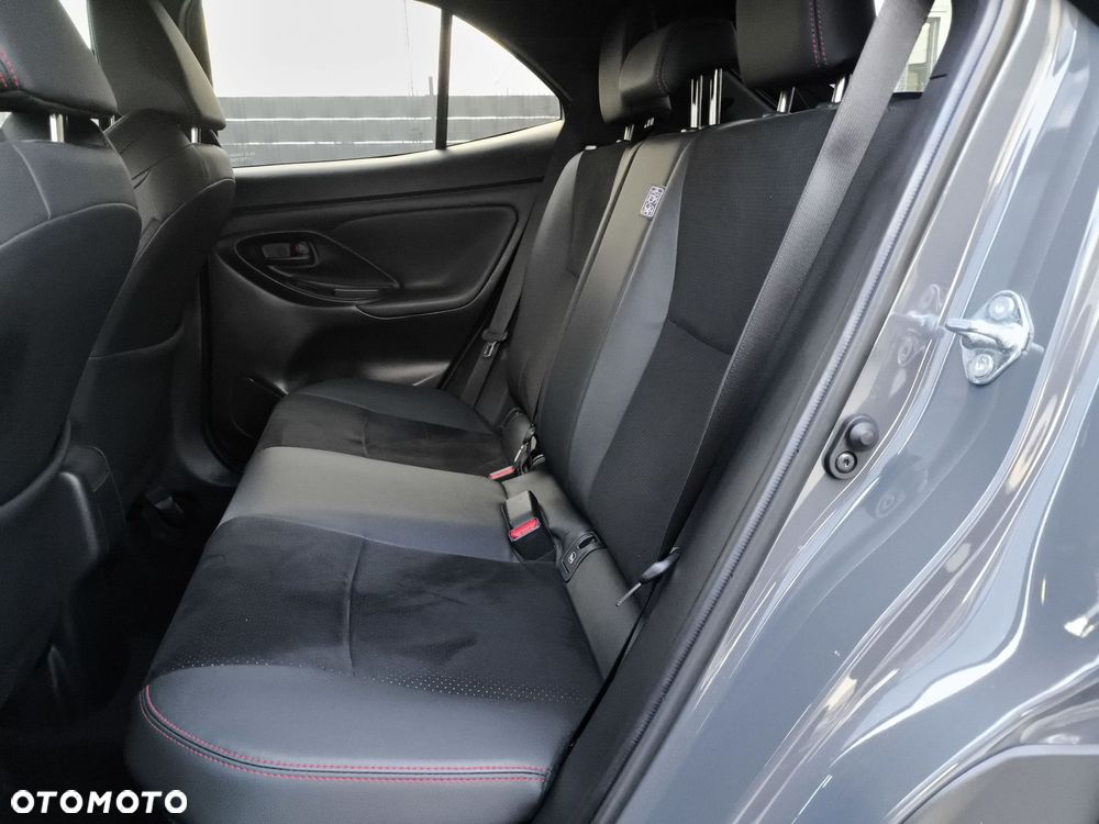 Toyota Yaris Cross Hybrid 1.5 GR Sport - 26