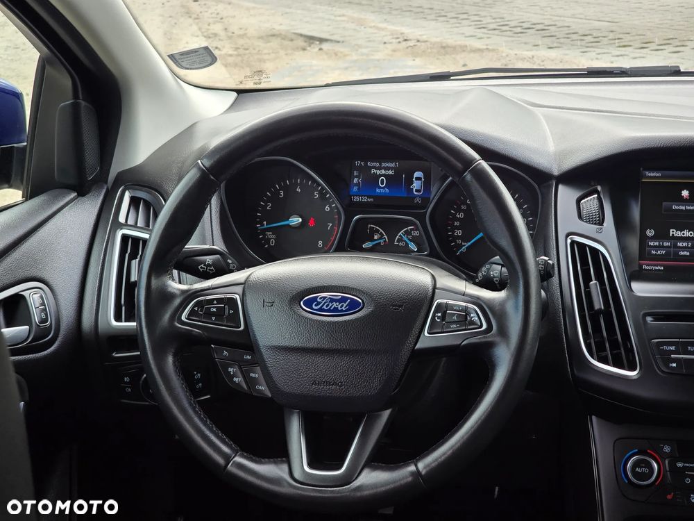 Ford Focus 1.0 EcoBoost Titanium - 24