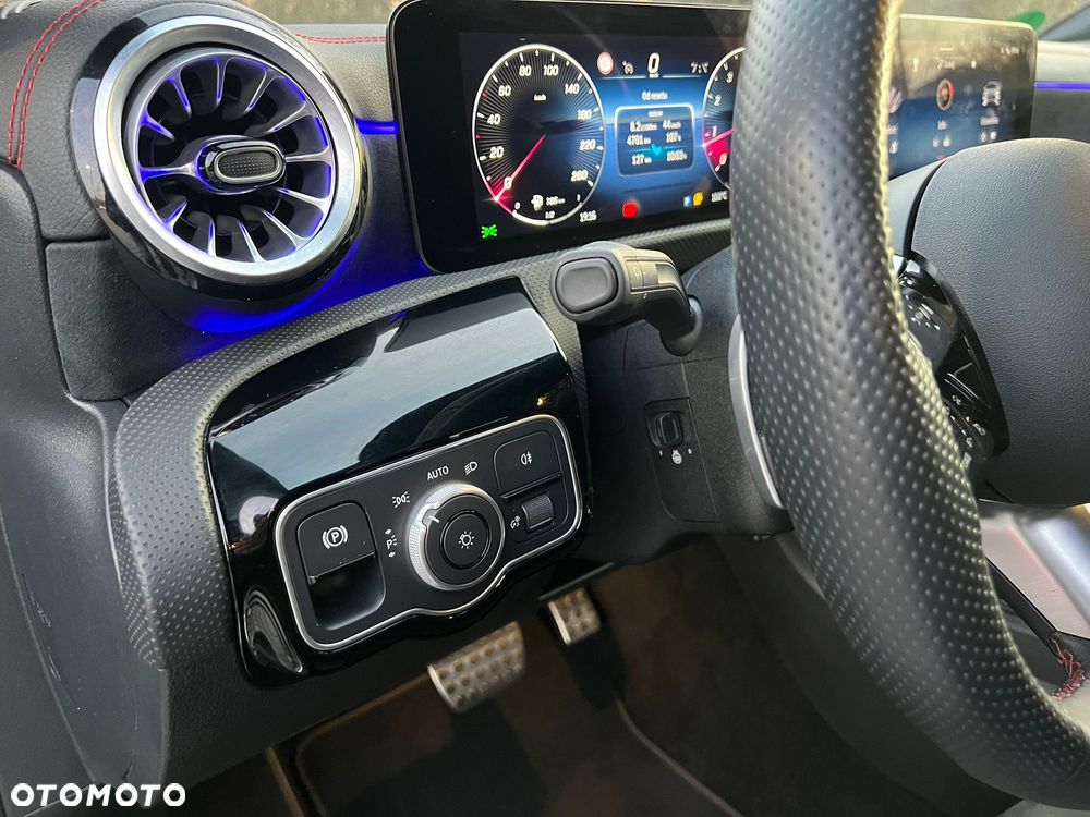 Mercedes-Benz CLA - 28