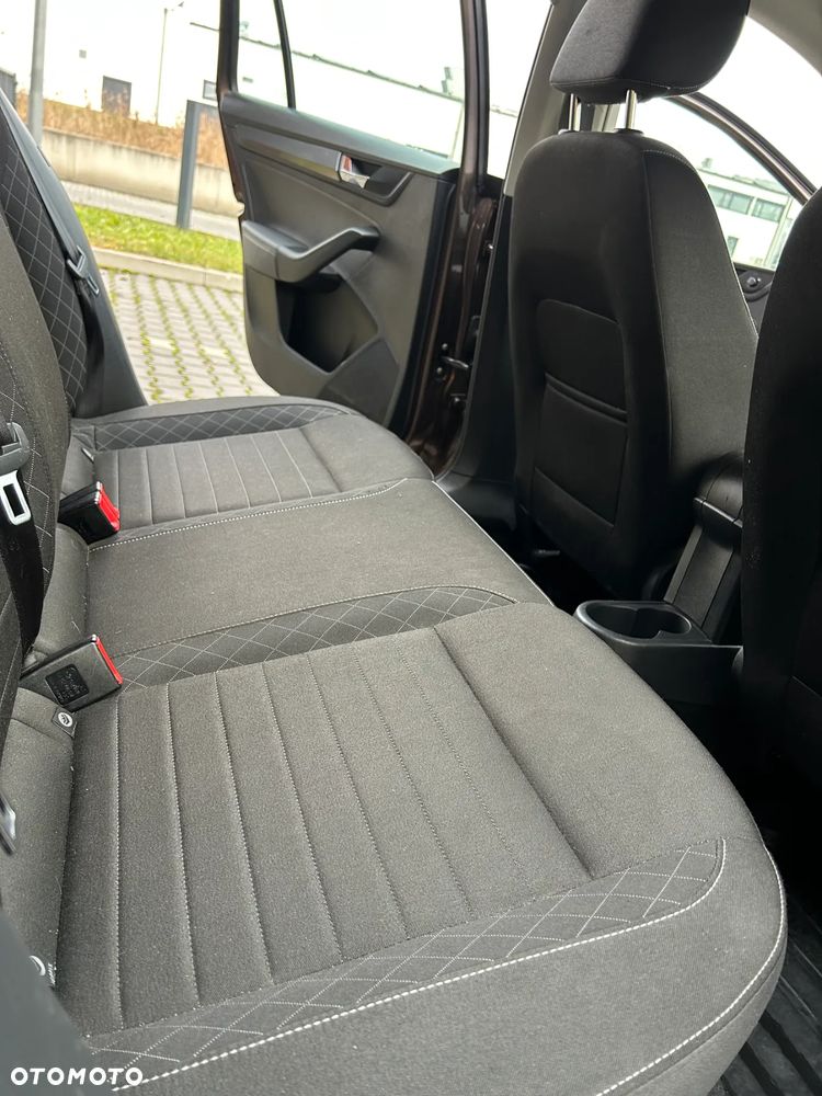 Skoda RAPID 1.0 TSI Style - 30