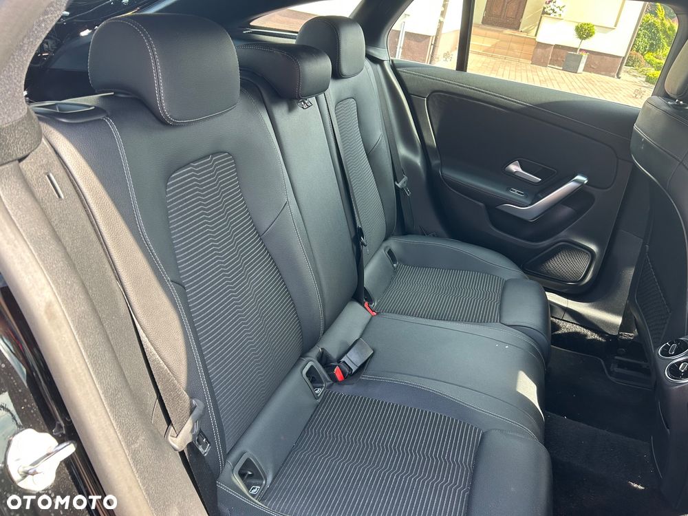 Mercedes-Benz CLA 200 Shooting Brake 7G-DCT - 26