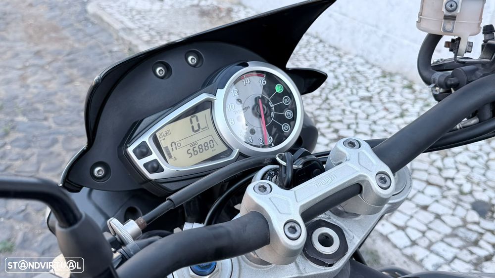 Triumph Street Triple - 9