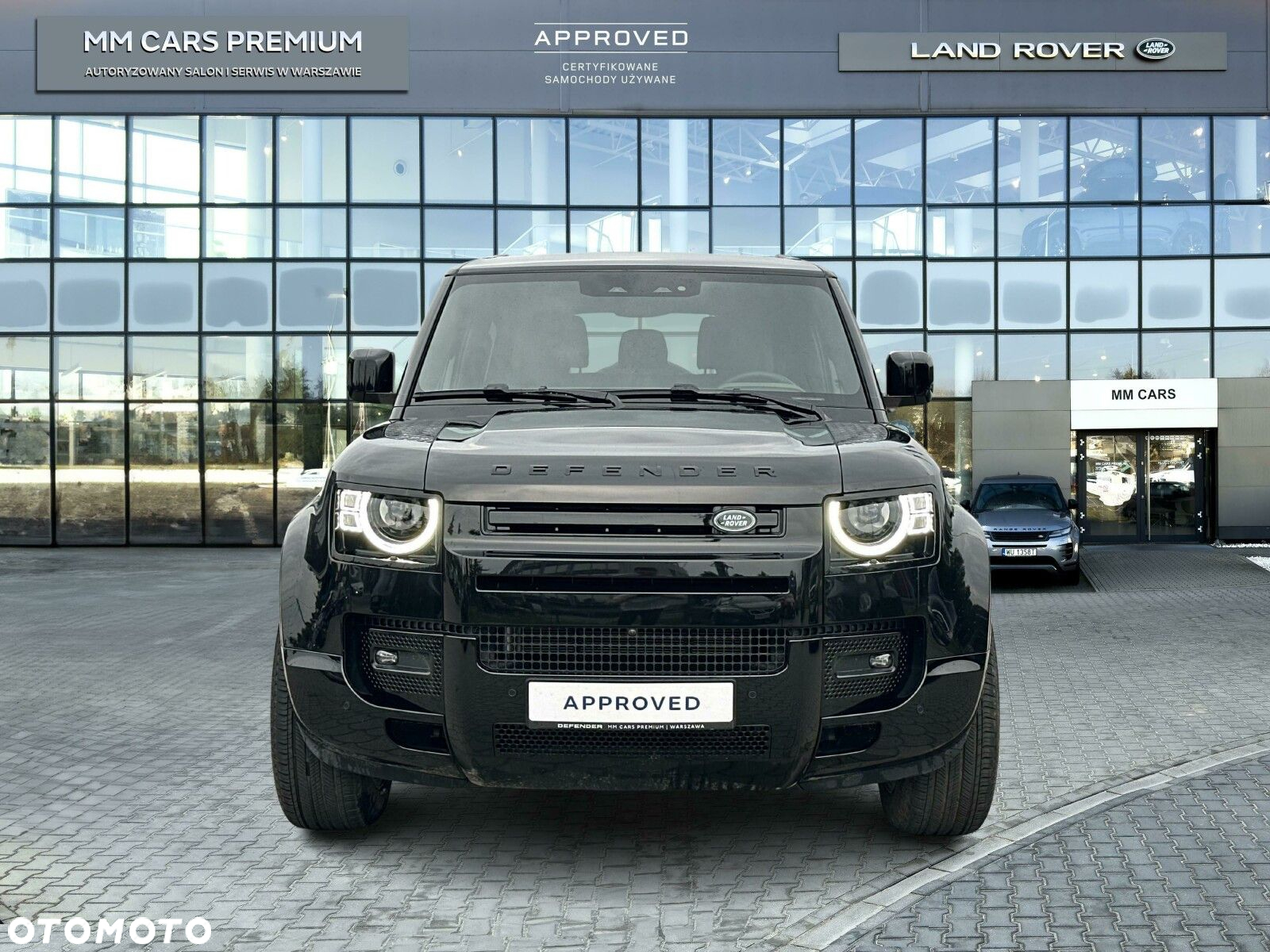 Land Rover Defender - 8
