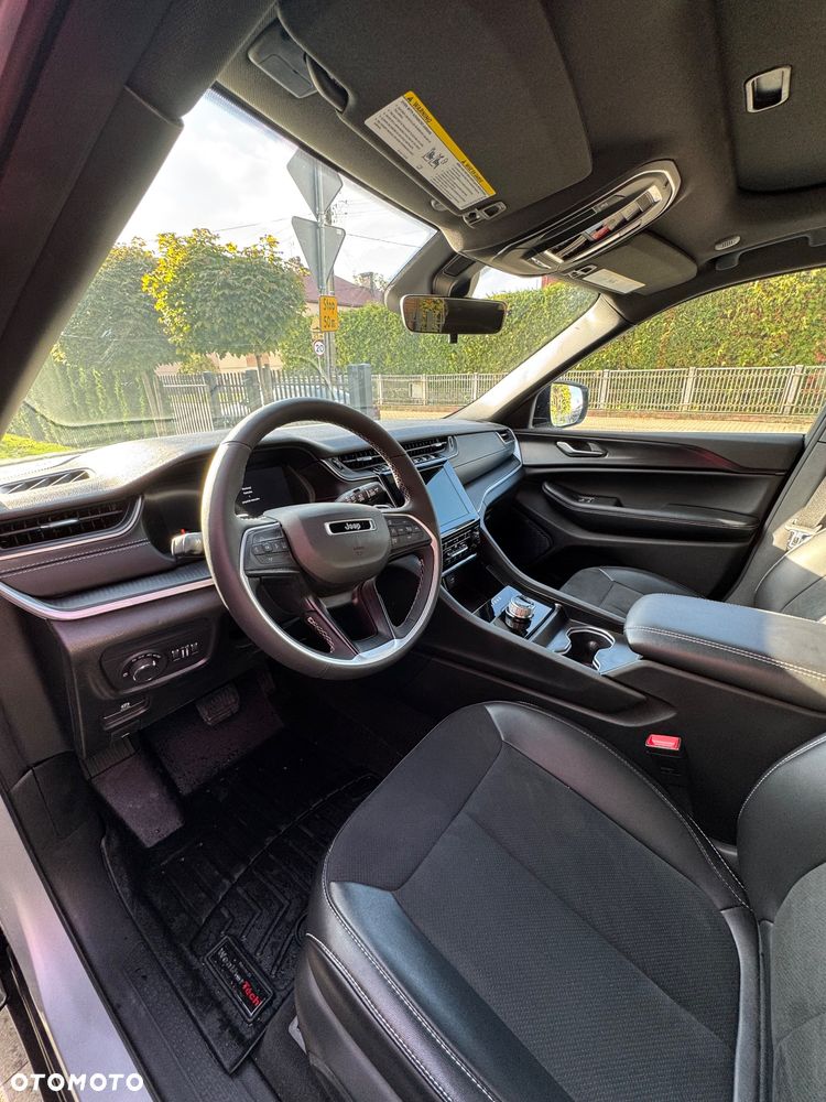 Jeep Grand Cherokee - 13