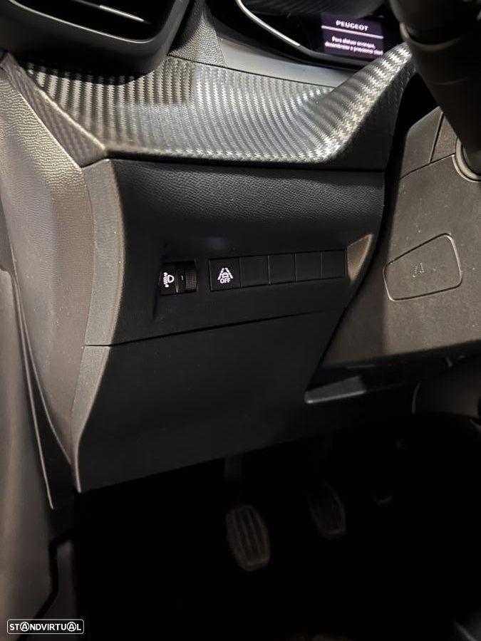 Peugeot 208 1.2 PureTech Allure - 6