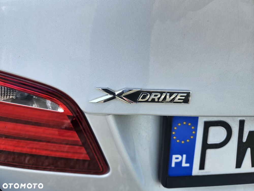 BMW Seria 5 528i xDrive Luxury Line - 13