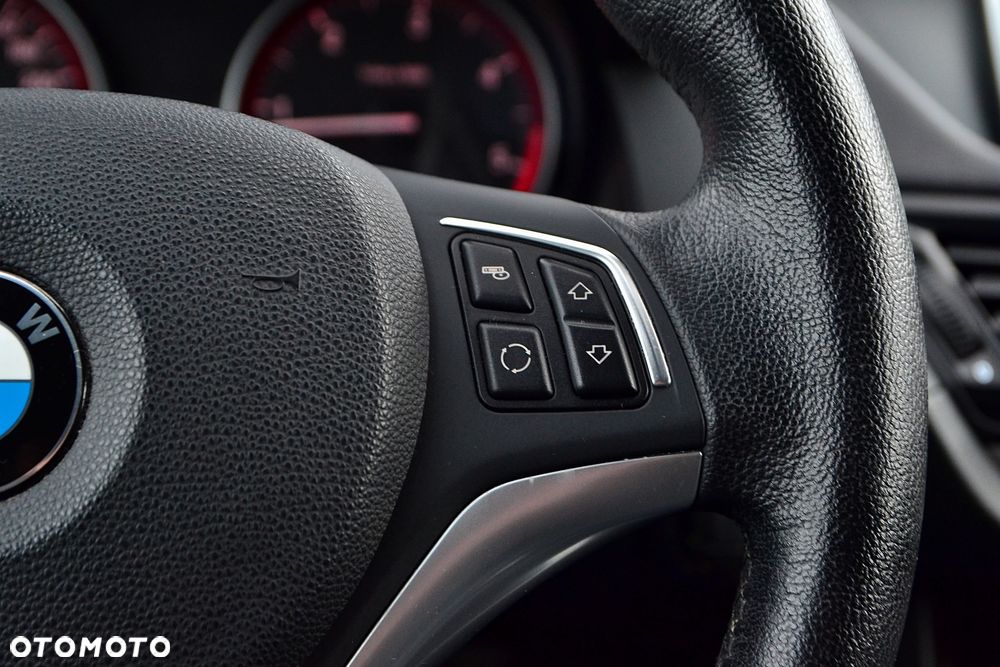 BMW X1 sDrive18d xLine - 24