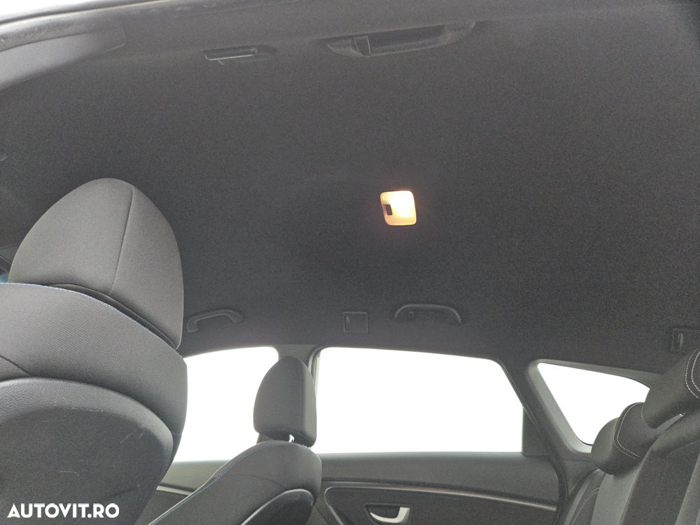 Hyundai i30 1.6 CRDI Premium - 24